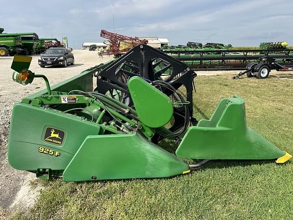 Image of John Deere 925F equipment image 3