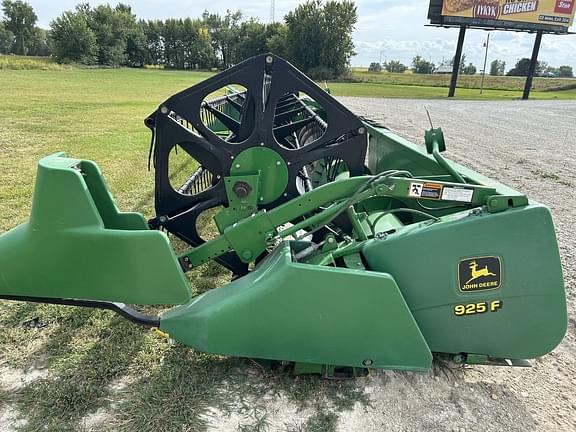 Image of John Deere 925F equipment image 4