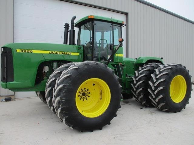 2000 John Deere 9300 Equipment Image0