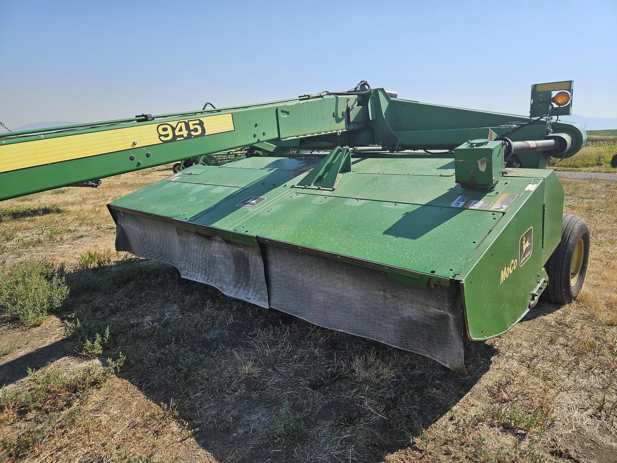2000 John Deere 945 Equipment Image0