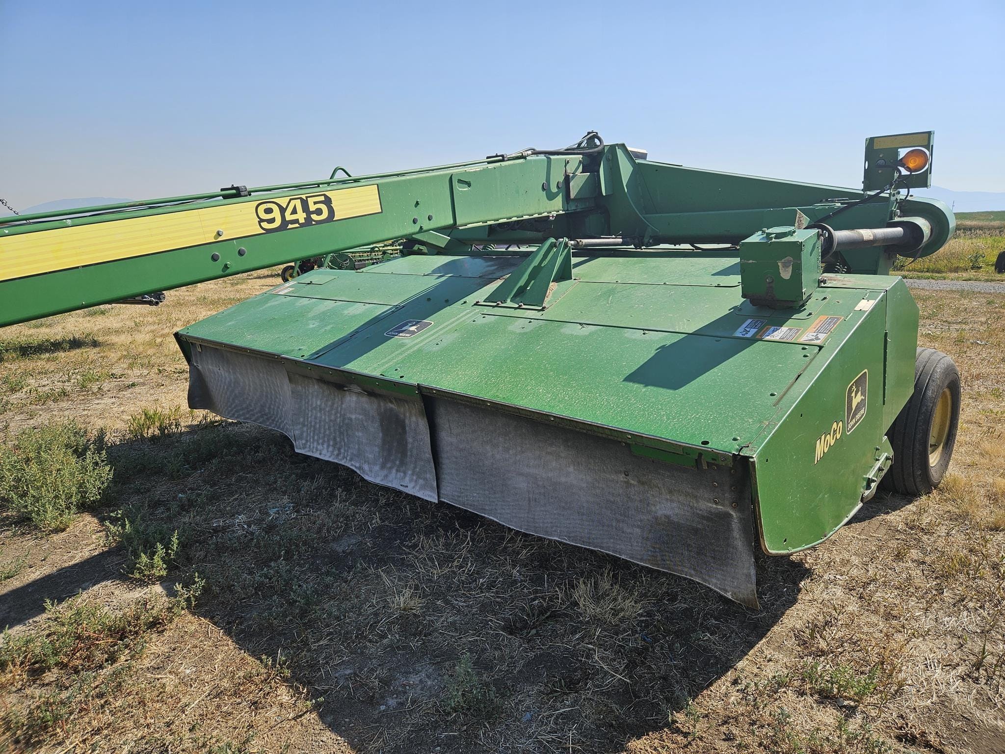 2000 John Deere 945 Equipment Image0