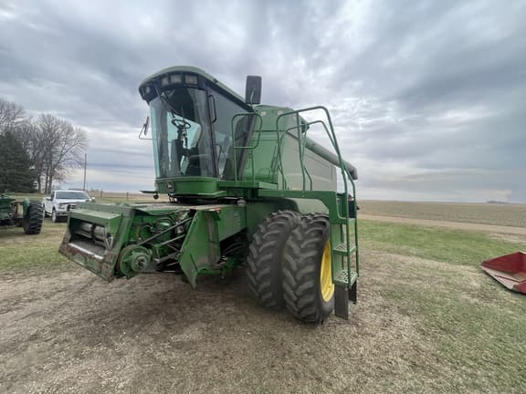Image of John Deere 9550 equipment image 1