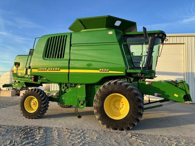 Image of John Deere 9550 equipment image 1