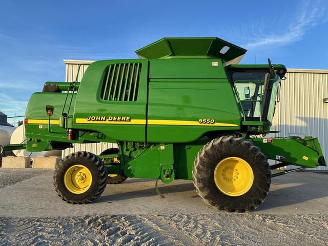 Image of John Deere 9550 equipment image 2