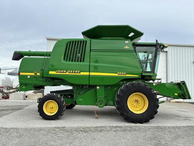 Image of John Deere 9550 equipment image 1