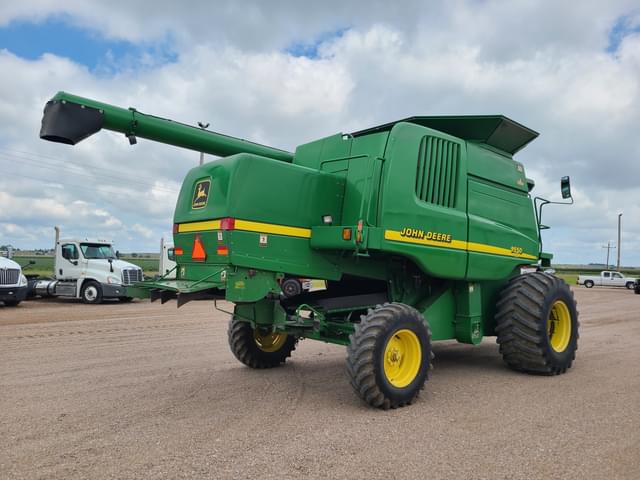 Image of John Deere 9550 equipment image 2