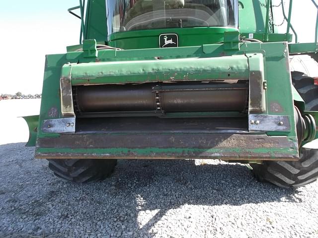 Image of John Deere 9550 equipment image 2