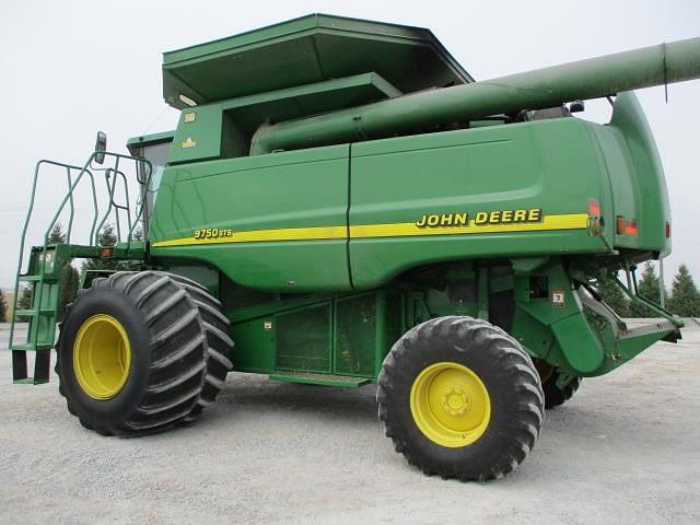 Image of John Deere 9750 STS equipment image 2