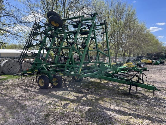 2000 John Deere 980 Equipment Image0