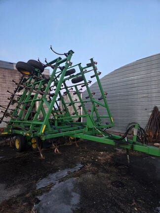 2000 John Deere 980 Equipment Image0