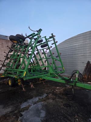 2000 John Deere 980 Image