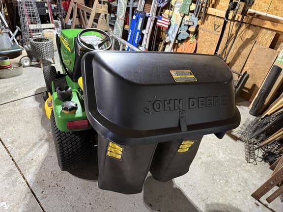 Image of John Deere GT225 equipment image 3