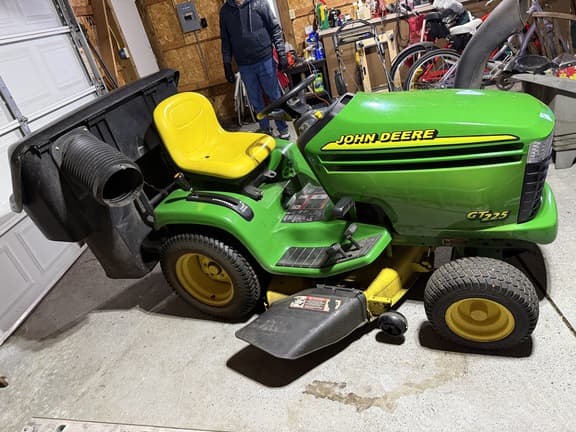 Image of John Deere GT225 equipment image 1