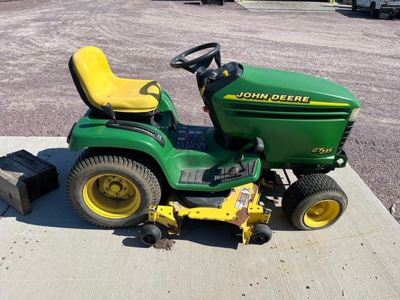 Main image John Deere GT235