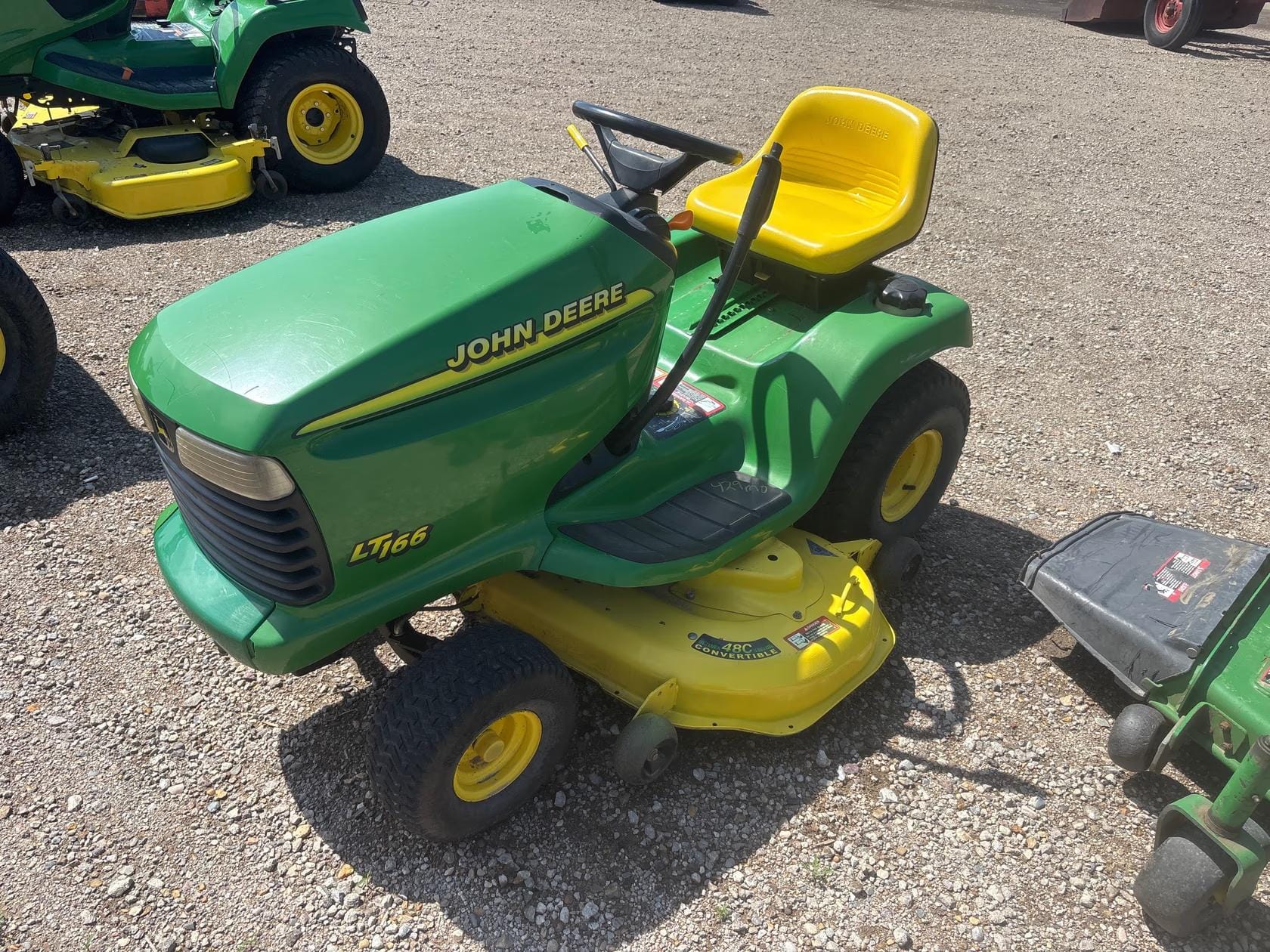 2000 John Deere LT166 Equipment Image0