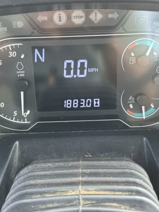 Image of John Deere Gator 6x4 equipment image 3