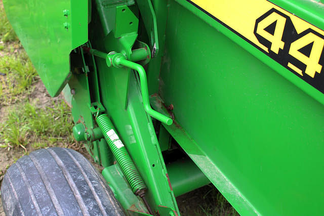 Image of John Deere 446 equipment image 4