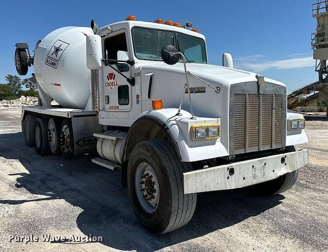 Image of Kenworth W900 equipment image 2