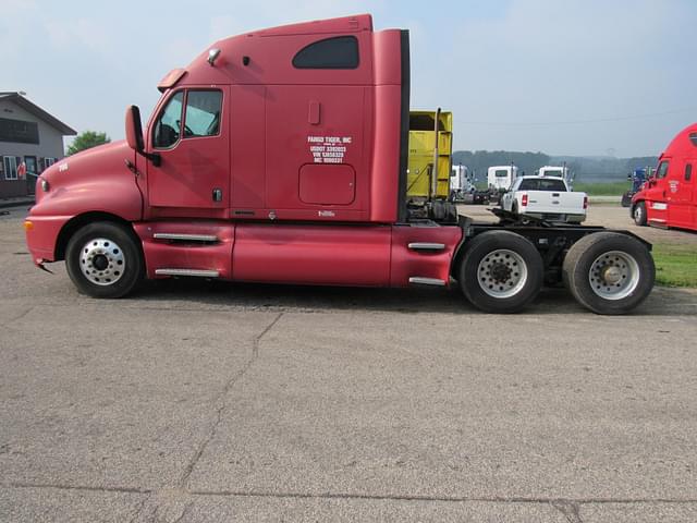 Image of Kenworth T2000 equipment image 4