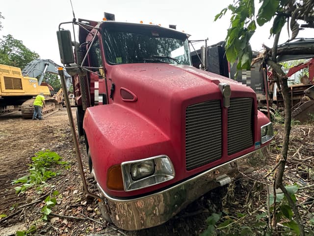 Image of Kenworth T300 equipment image 3