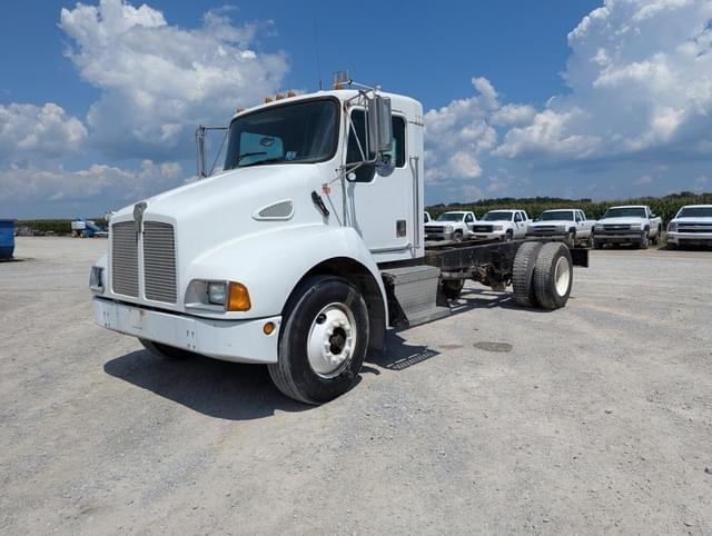 Image of Kenworth T300 equipment image 1