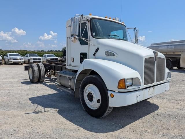 Image of Kenworth T300 equipment image 3