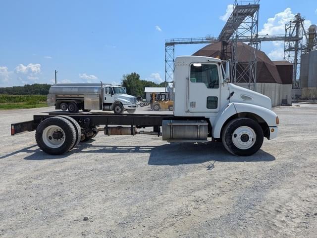 Image of Kenworth T300 equipment image 4