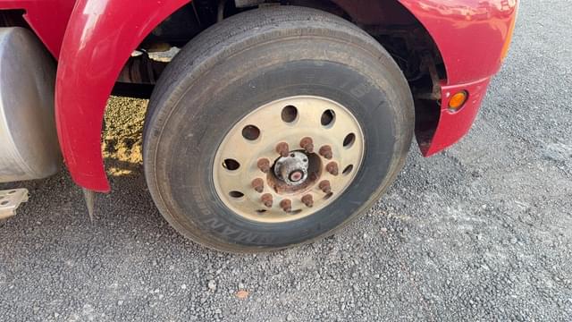 Image of Kenworth T300 equipment image 3