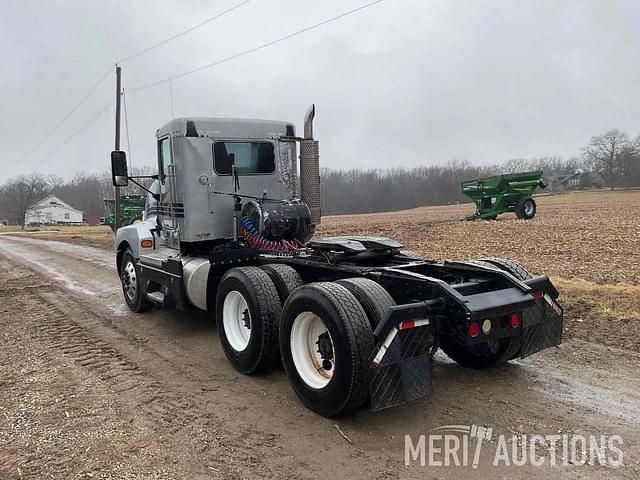 Image of Kenworth T600 equipment image 2