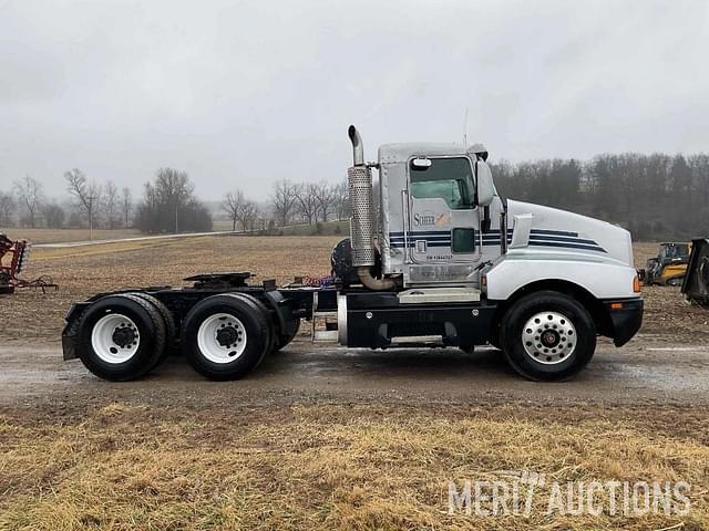 Image of Kenworth T600 equipment image 4