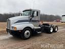 2000 Kenworth T600 Image