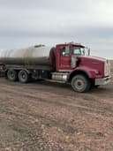 2000 Kenworth T800 Image