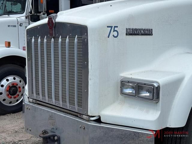 Image of Kenworth T800 equipment image 4