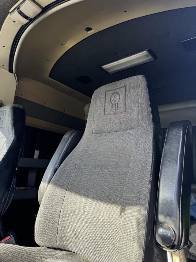 Image of Kenworth T800 equipment image 3