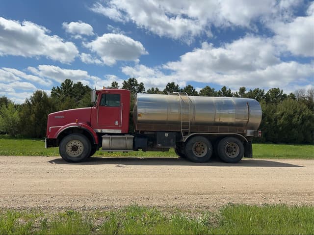 Image of Kenworth T800 equipment image 1