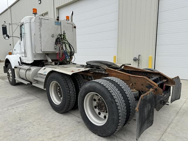 Image of Kenworth T800 equipment image 2