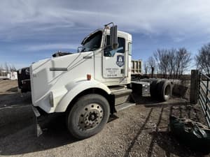 2000 Kenworth T800 Image