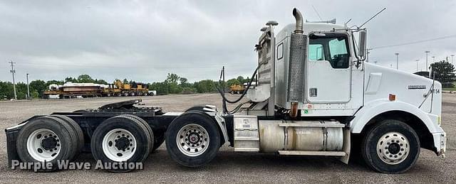 Image of Kenworth T800 equipment image 3