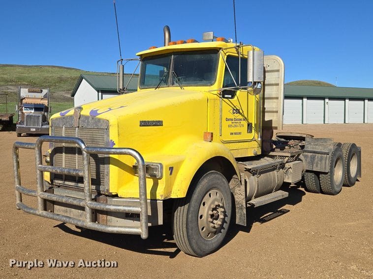2000 Kenworth T800 Equipment Image0