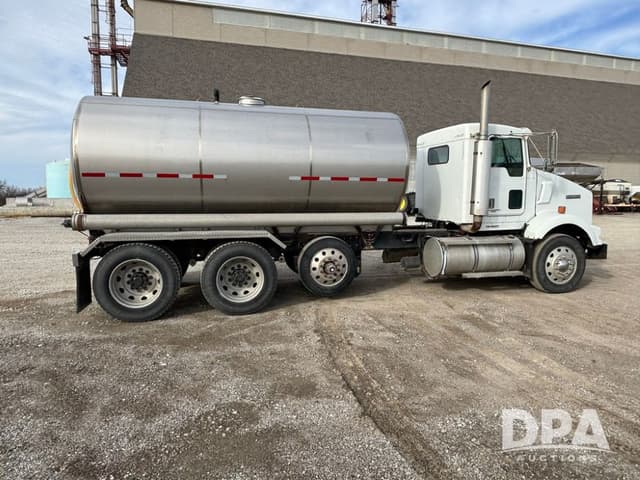 Image of Kenworth T800B equipment image 3