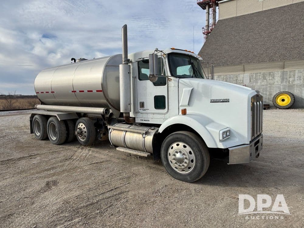 Image of Kenworth T800B Primary image