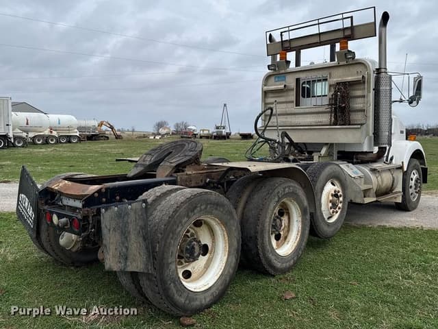Image of Kenworth T800B equipment image 4