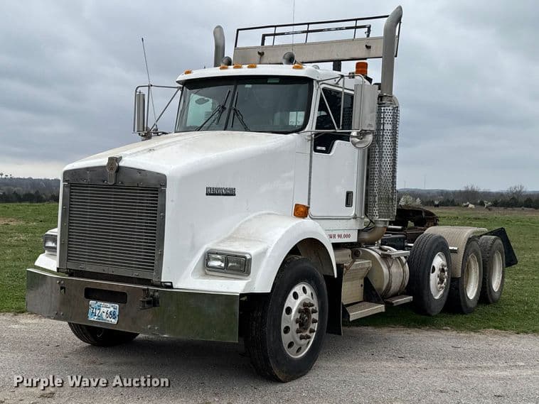 Image of Kenworth T800B Primary image