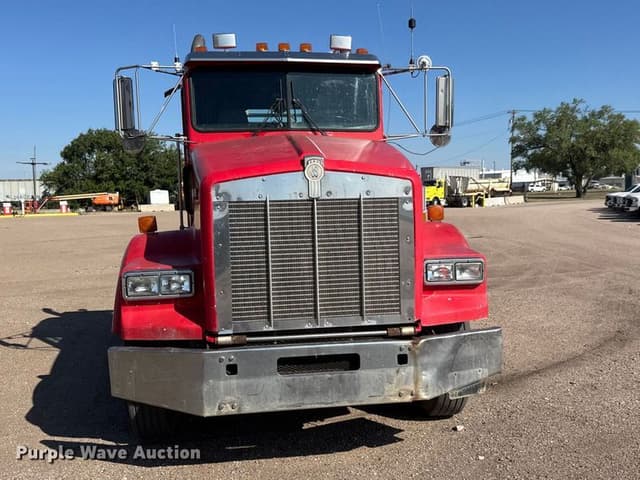 Image of Kenworth T800B equipment image 1