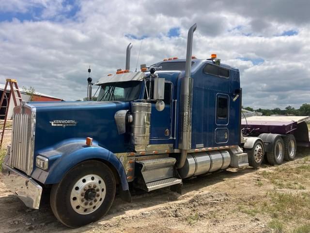 Image of Kenworth W900 equipment image 1