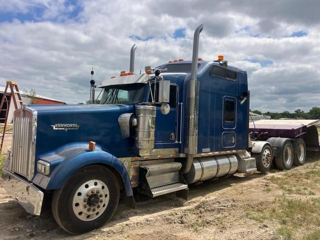 Image of Kenworth W900 equipment image 1