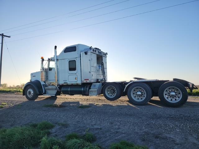 Image of Kenworth W900 equipment image 3