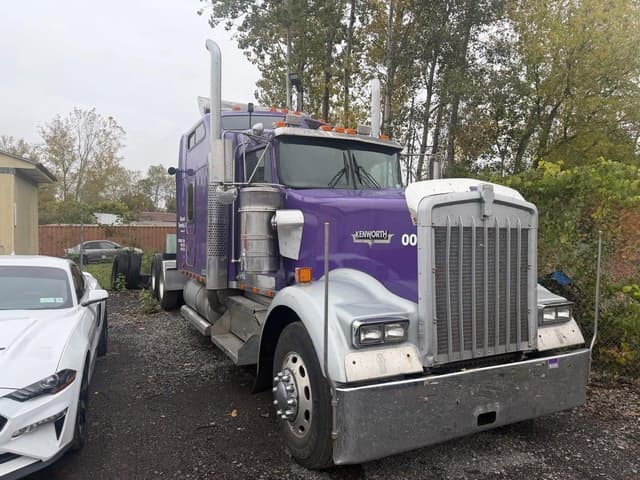 Image of Kenworth W900 equipment image 2