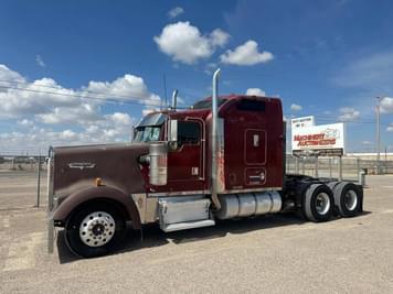 Main image Kenworth W900