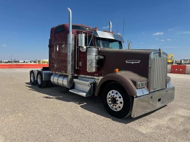 Image of Kenworth W900 equipment image 2
